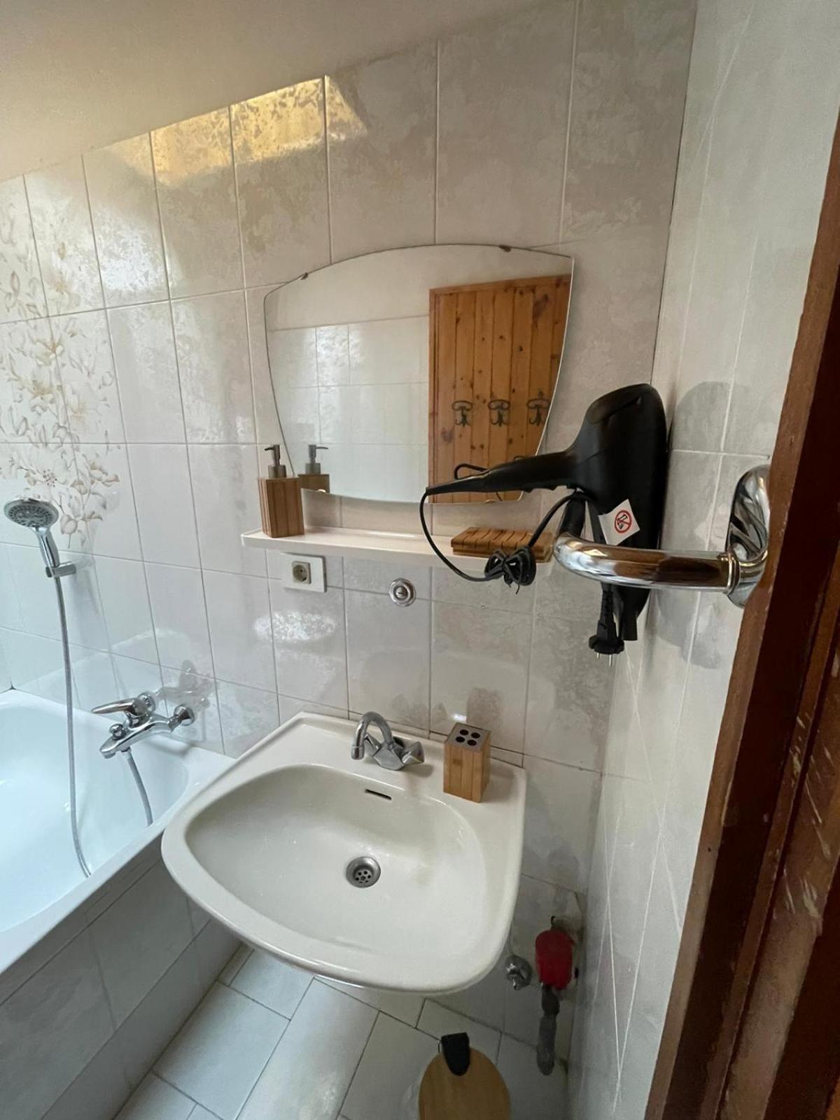 Picchio Rosso - Stanza Privata Con Bagno In Val Di Fassa Hotel Pera Kültér fotó